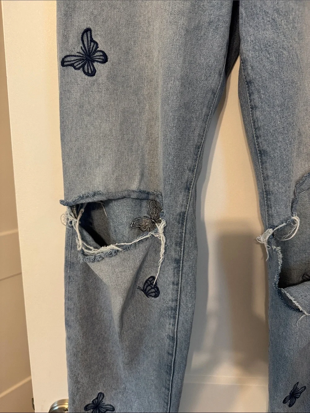 Guess Butterfly Embroidered Distressed Straight Leg Jeans Y2K‎ Fairy Grunge Sz 6